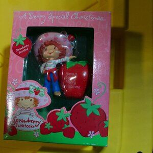 Strawberry Shortcake A Berry Special Christmas Ornament American Greetings 2003